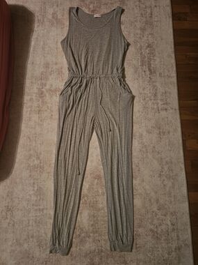Sleeveless Gray Drawstring Jumpsuit with Tapered Ankles